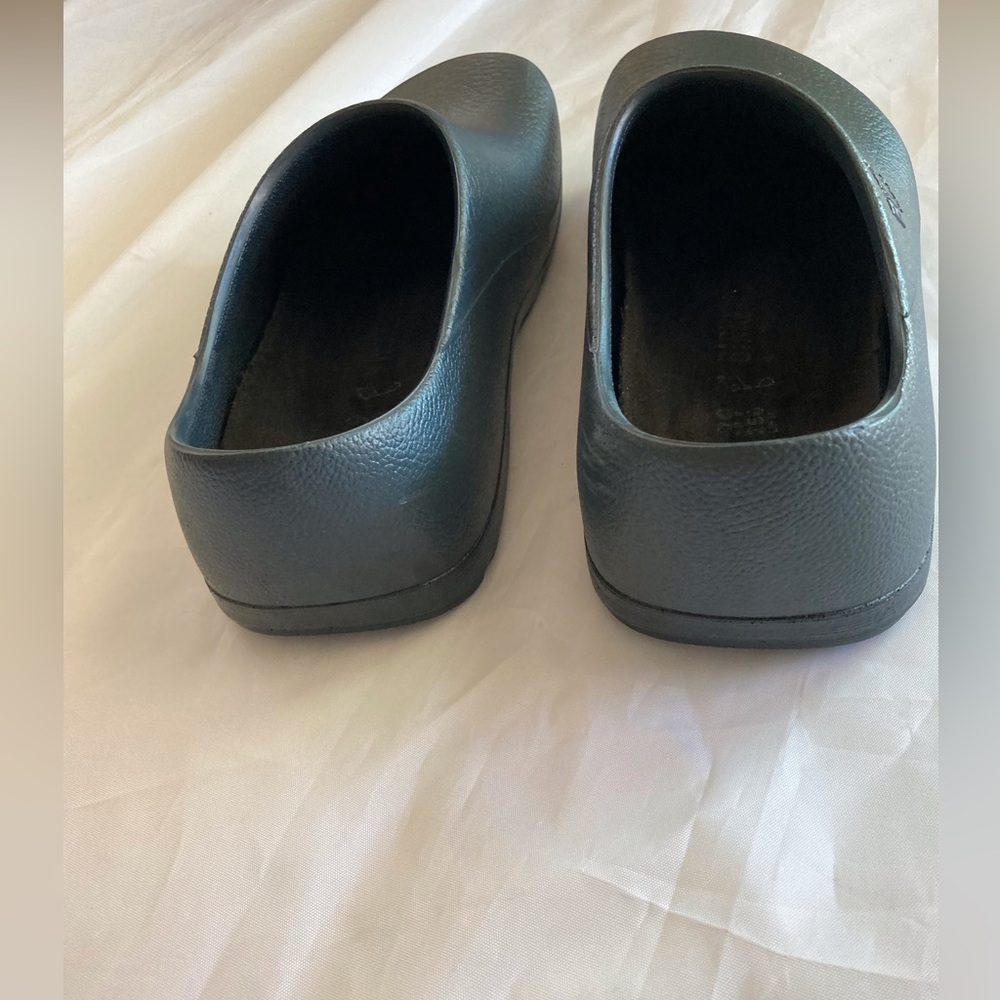 BIRKENSTOCK PROFI BIRKI PROFESSIONAL NAVY BLUE CLOGS, SIZE 39 EU,(US-M5.5/ W 8) - Picture 4 of 9
